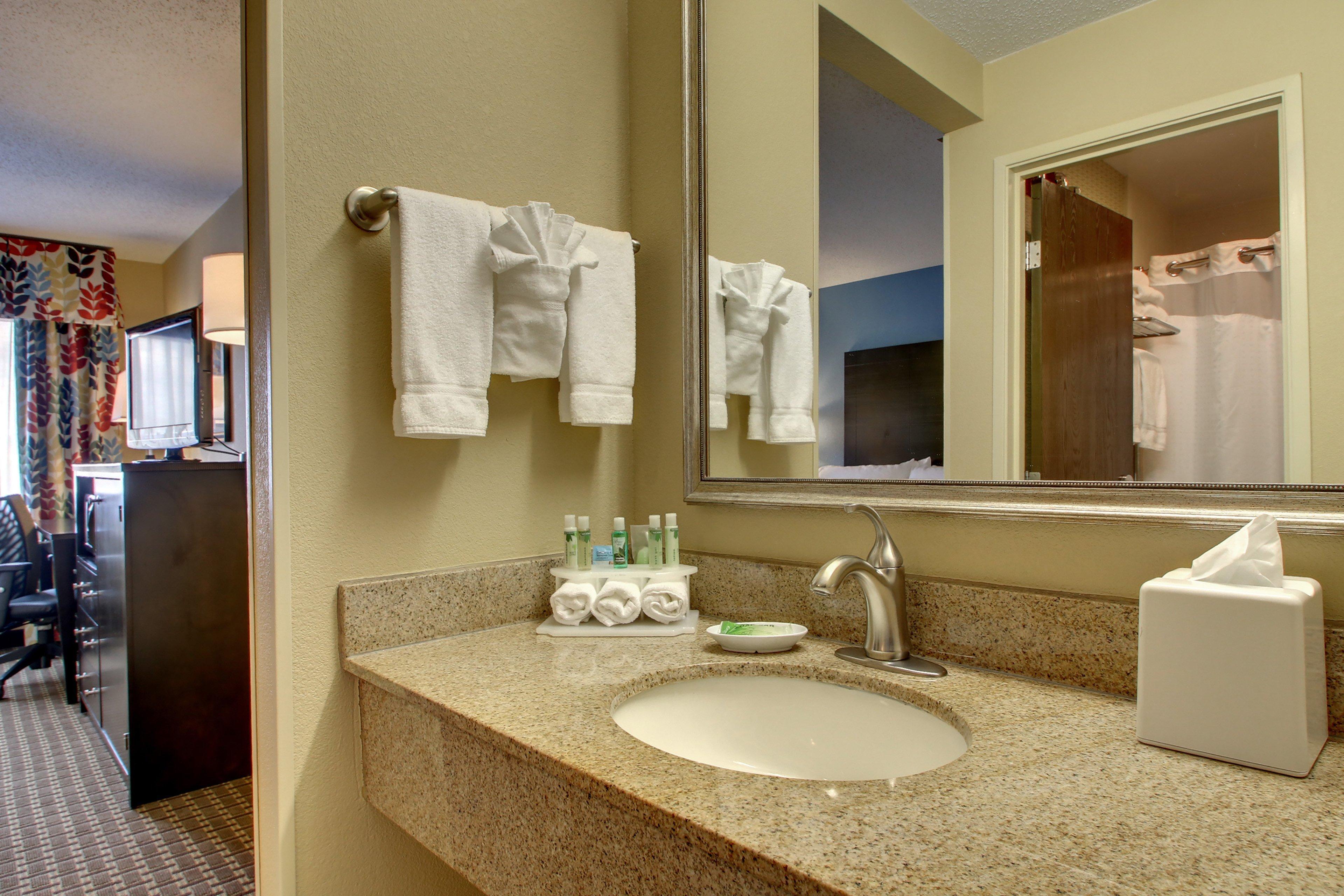 Holiday Inn Express Hotel Fort Campbell-Oak Grove By Ihg Exterior photo
