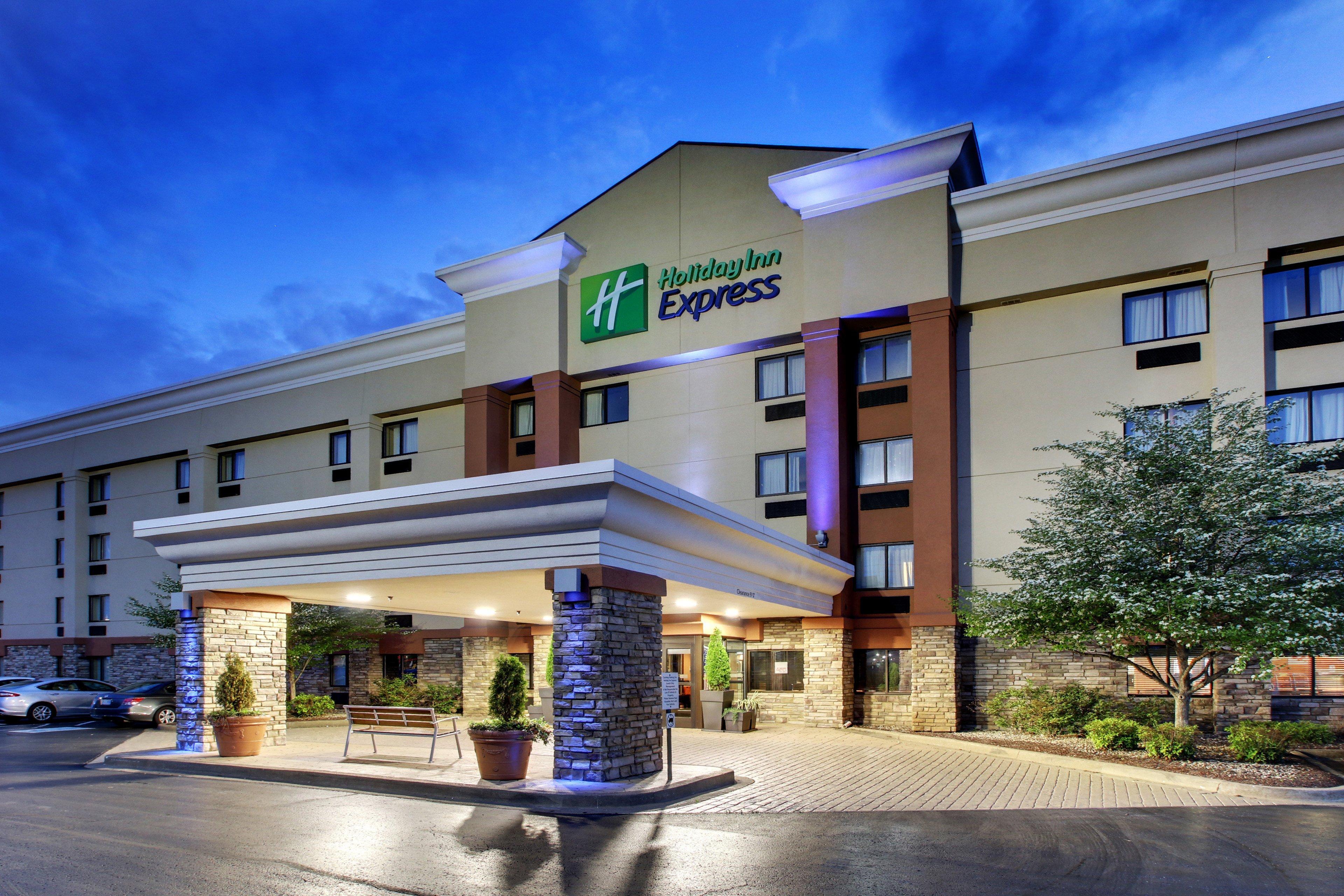 Holiday Inn Express Hotel Fort Campbell-Oak Grove, An Ihg Hotel Exterior photo