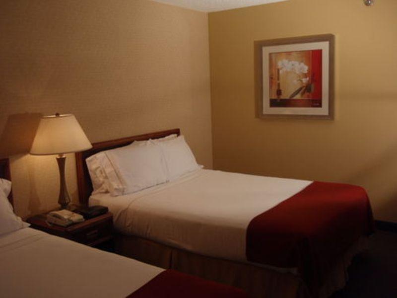 Holiday Inn Express Hotel Fort Campbell-Oak Grove, An Ihg Hotel Room photo